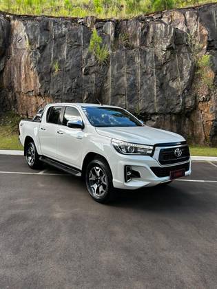 TOYOTA HILUX 2.8 SRX 4X4 CD 16V DIESEL 4P AUTOMÁTICO